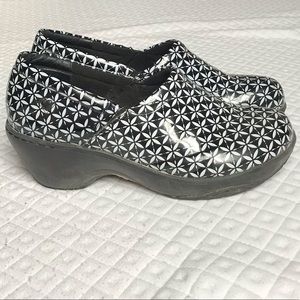Nurse mates clogs size 10